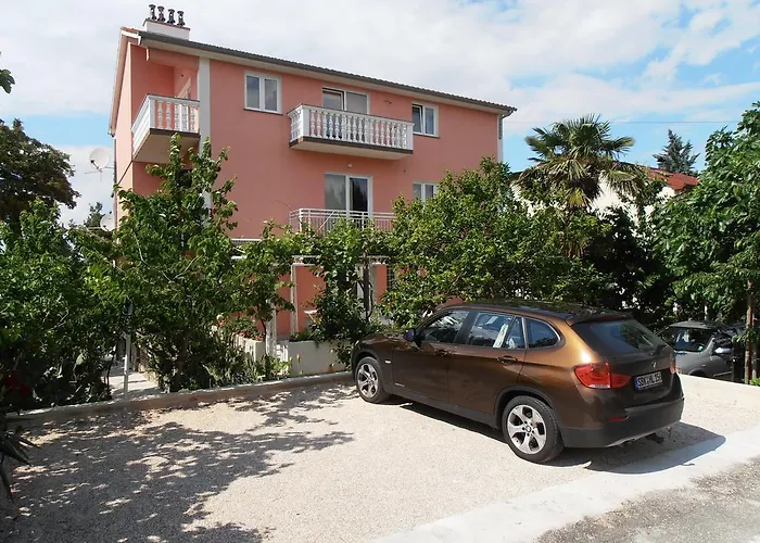 Apartment Dijana 2 *